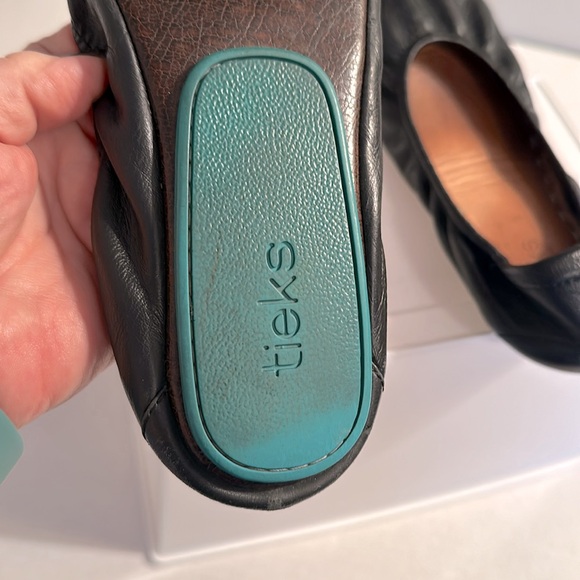 Tieks Matte black leather flats Women’s size 9 EUC - Picture 8 of 12